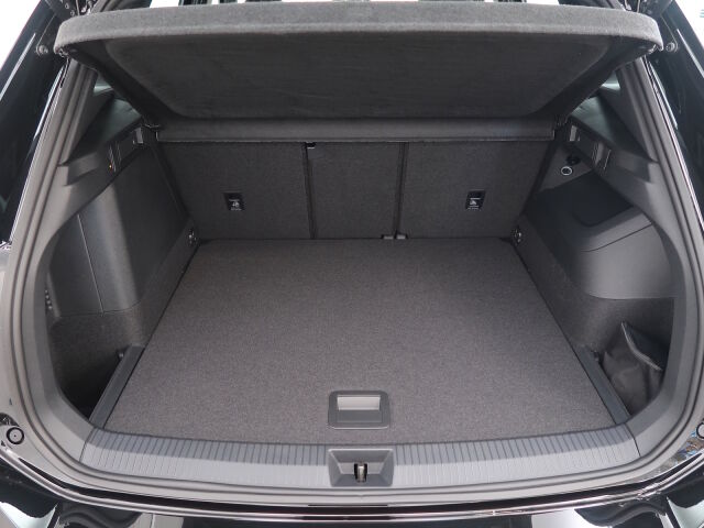 Volkswagen Tiguan 2025 R-Line Business Limited 1,5 TSI 110 kW DSG-automaatti