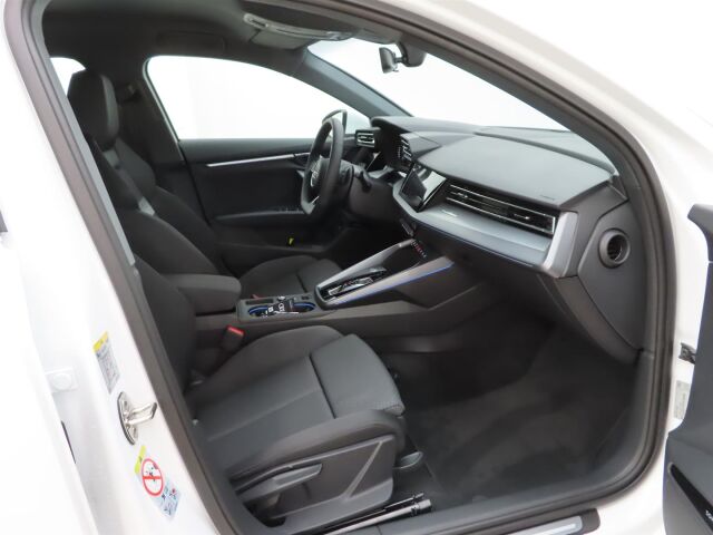 Audi A3 2025 Sedan TFSI quattro 204hv Plus