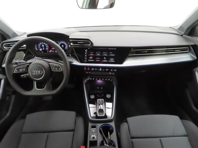 Audi A3 2025 Sedan TFSI quattro 204hv Plus