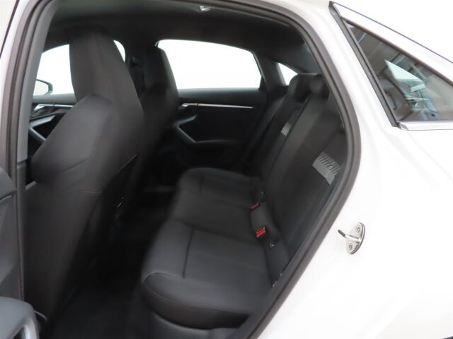 Audi A3 2025 Sedan TFSI quattro 204hv Plus