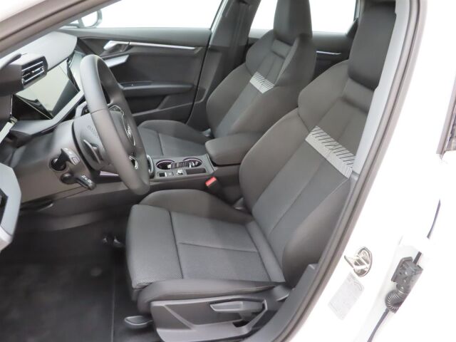 Audi A3 2025 Sedan TFSI quattro 204hv Plus