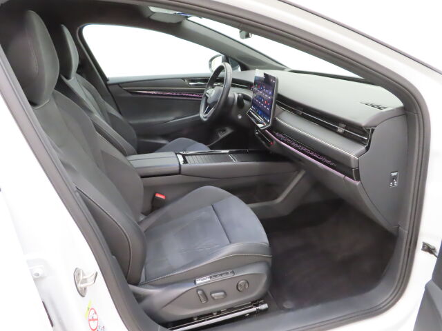 Volkswagen ID.7 2025 Tourer Pro Elegance 75-v Juhlamalli 210 kW, akku 77 kWh