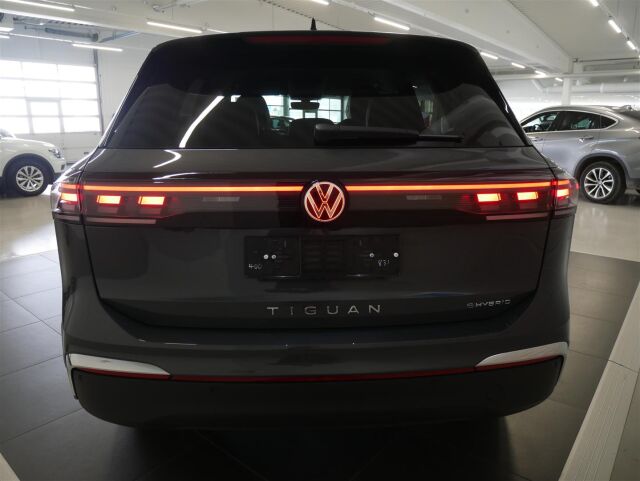 Volkswagen Tiguan 2025 Elegance 75-v Juhlamalli eHybrid 150 kW DSG-automaatti*Heti toimitukseen!*