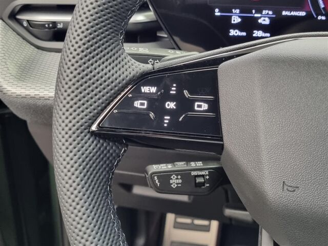 Audi Q5 2026 e-hybrid quattro 220 kW | Tämä myyty, vastaava Grenadine punainen saatavana |