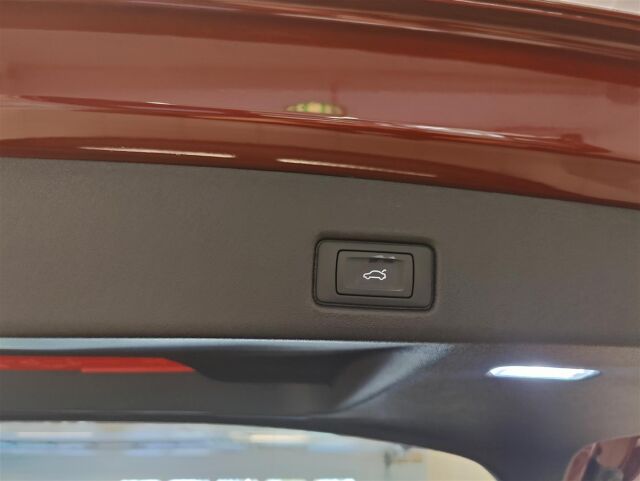 Audi Q5 2026 e-hybrid quattro 220 kW | Tehdastakuu 5v / 100tkm |