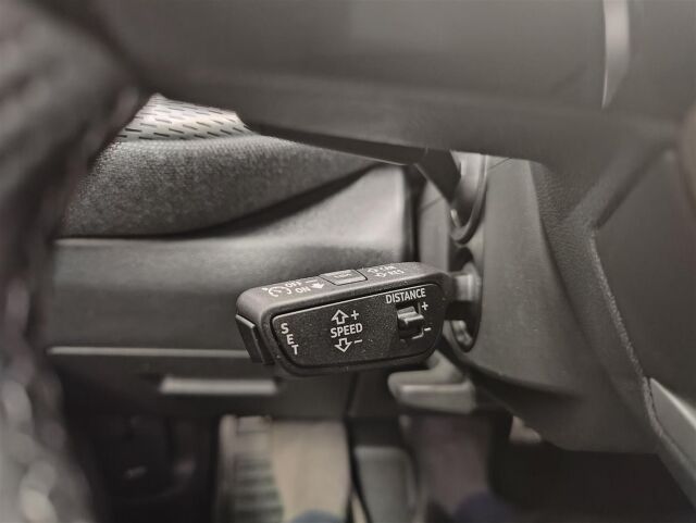 Audi Q5 2026 e-hybrid quattro 220 kW | Tehdastakuu 5v / 100tkm |