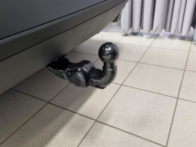 Audi Q5 2026 e-hybrid quattro 220 kW | Tämä myyty, vastaava Grenadine punainen saatavana |