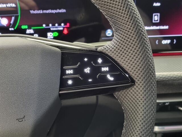 Audi Q5 2026 e-hybrid quattro 220 kW | Tämä myyty, vastaava Grenadine punainen saatavana |