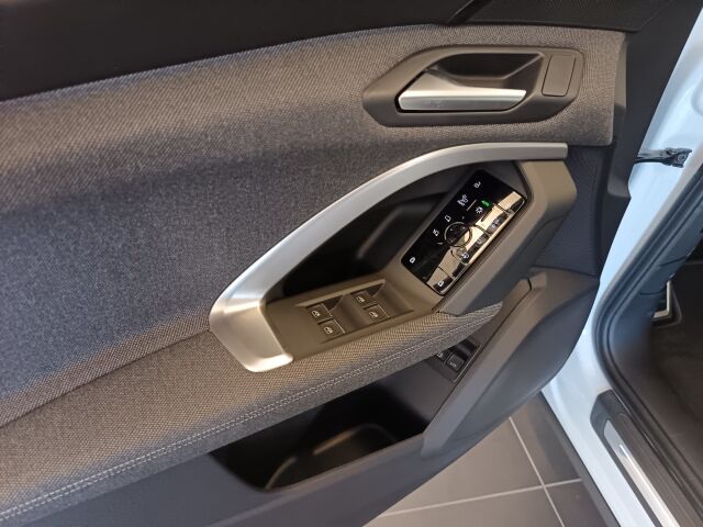 Audi Q5 2026 e-hybrid quattro 220 kW. Nyt Jatkoturva 3 vuotta, kokonaiskilometrimäärä maks. 150 000 km