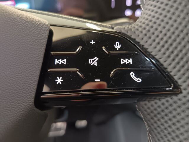 Audi Q5 2026 e-hybrid quattro 220 kW. Nyt Jatkoturva 3 vuotta, kokonaiskilometrimäärä maks. 150 000 km