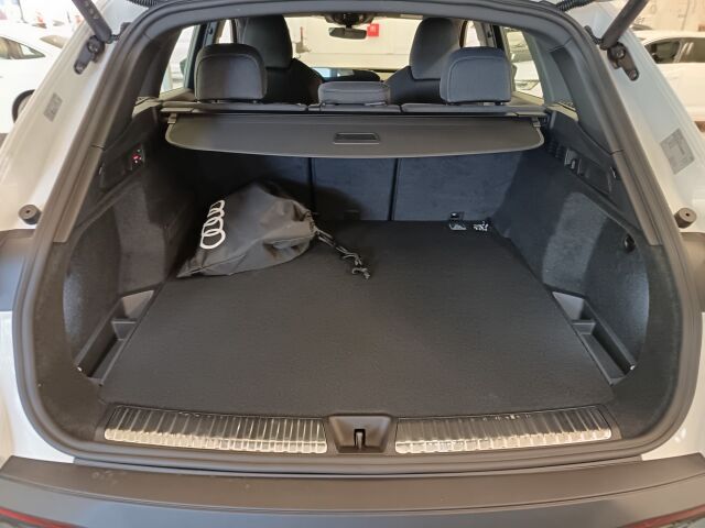 Audi Q5 2026 e-hybrid quattro 220 kW. Nyt Jatkoturva 3 vuotta, kokonaiskilometrimäärä maks. 150 000 km