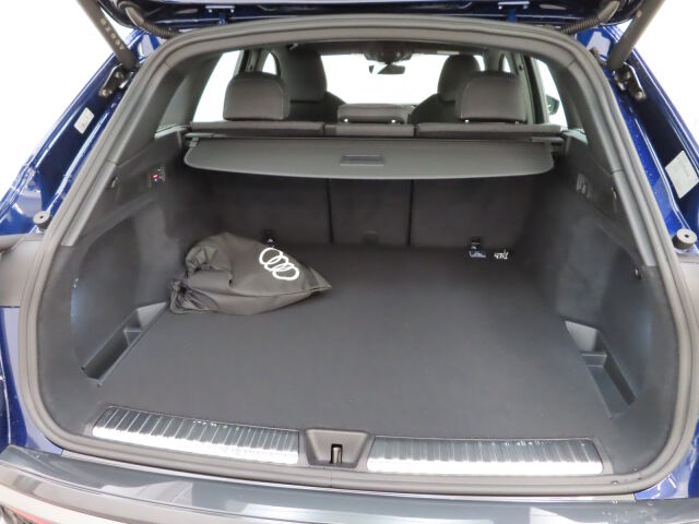 Audi Q5 2026 e-hybrid quattro 220 kW Tähän autoon jatkoturvakampalla yhteensä 5 vuoden takuu!