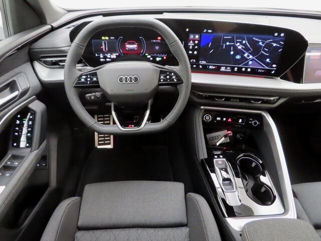 Audi Q5 2026 e-hybrid quattro 220 kW Tähän autoon jatkoturvakampalla yhteensä 5 vuoden takuu!