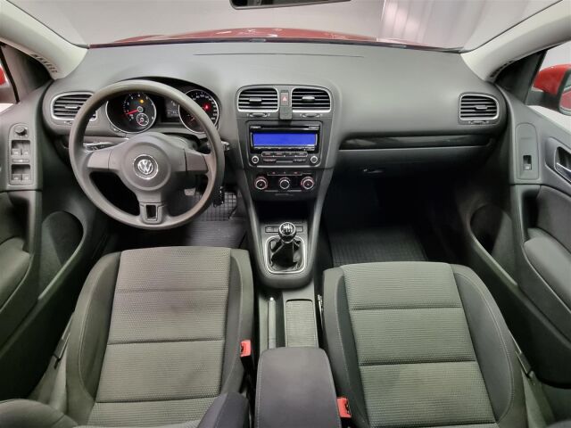 VOLKSWAGEN Golf 2010 Comfortline 1,4 TSI 90 kW 4-ovinen / Vakionopeudensäädin / Koukku  / M-Lämmitin