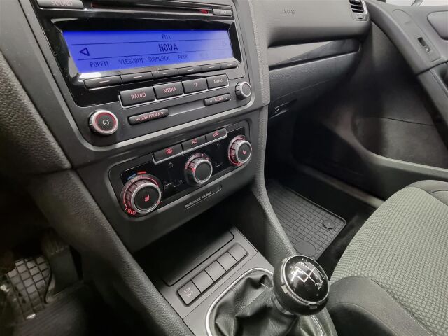 VOLKSWAGEN Golf 2010 Comfortline 1,4 TSI 90 kW 4-ovinen / Vakionopeudensäädin / Koukku  / M-Lämmitin