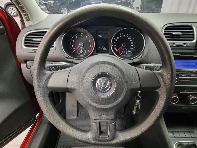 VOLKSWAGEN Golf 2010 Comfortline 1,4 TSI 90 kW 4-ovinen / Vakionopeudensäädin / Koukku  / M-Lämmitin