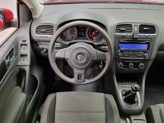 VOLKSWAGEN Golf 2010 Comfortline 1,4 TSI 90 kW 4-ovinen / Vakionopeudensäädin / Koukku  / M-Lämmitin