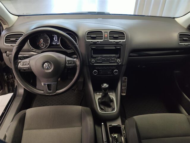 VOLKSWAGEN Golf 2012 Variant Comfortline 1,4 TSI 90 kW (122 hv)  * Vetokoukku *