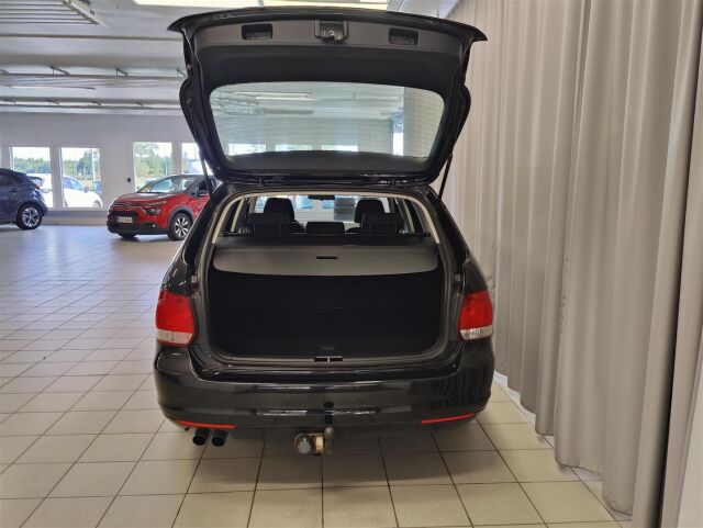 VOLKSWAGEN Golf 2012 Variant Comfortline 1,4 TSI 90 kW (122 hv)  * Vetokoukku *