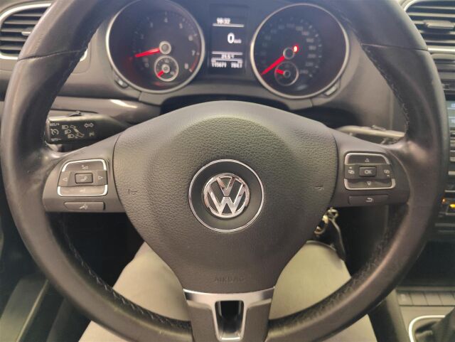 VOLKSWAGEN Golf 2012 Variant Comfortline 1,4 TSI 90 kW (122 hv)  * Vetokoukku *