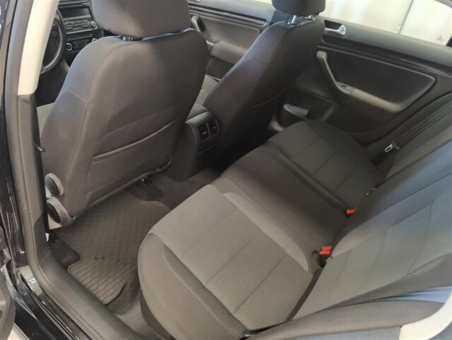 VOLKSWAGEN Golf 2012 Variant Comfortline 1,4 TSI 90 kW (122 hv)  * Vetokoukku *