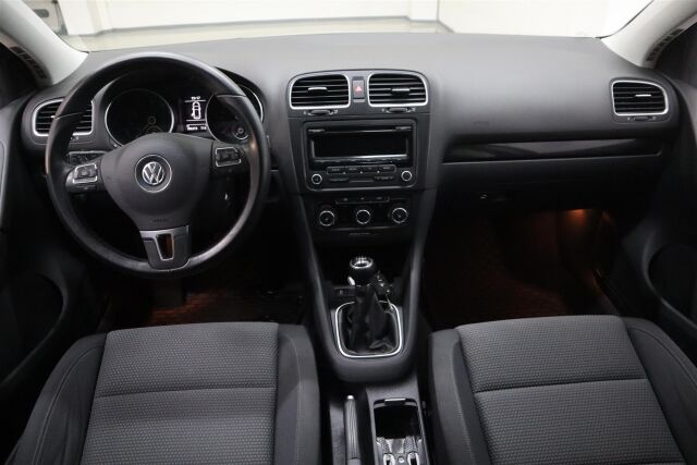VOLKSWAGEN Golf 2013 Comfort Plus 1,2 TSI 63 kW (85 hv) 4-ovinen