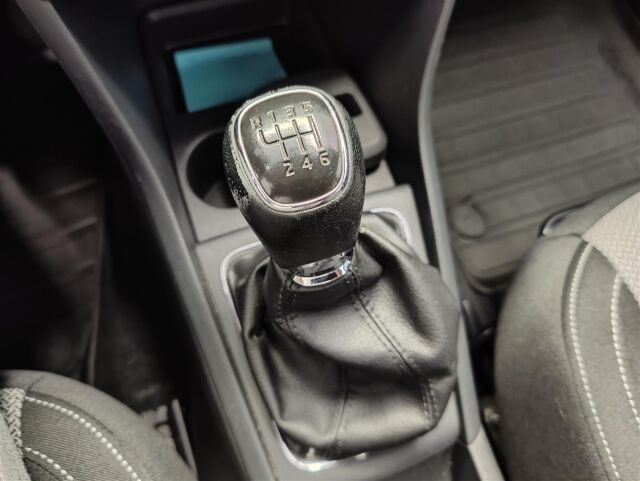 SKODA Rapid 2013 1,2 TSI 105 Elegance  * VETOKOUKKU,  Moottorilämmitin *