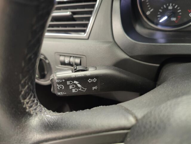 SKODA Rapid 2013 1,2 TSI 105 Elegance  * VETOKOUKKU,  Moottorilämmitin *