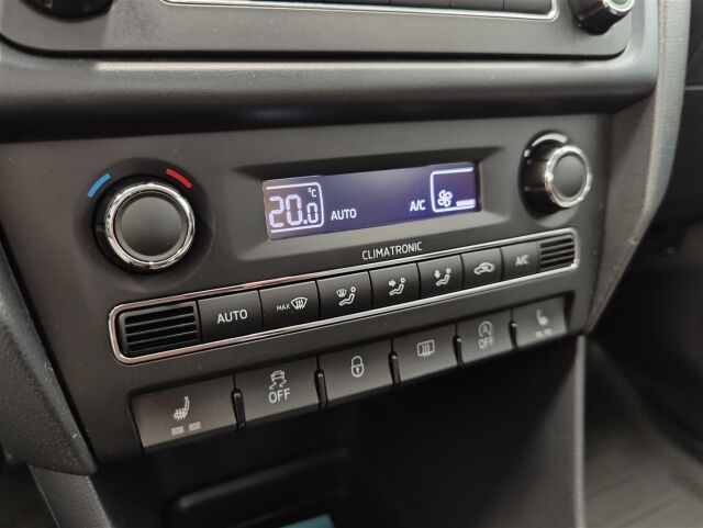 SKODA Rapid 2013 1,2 TSI 105 Elegance  * VETOKOUKKU,  Moottorilämmitin *