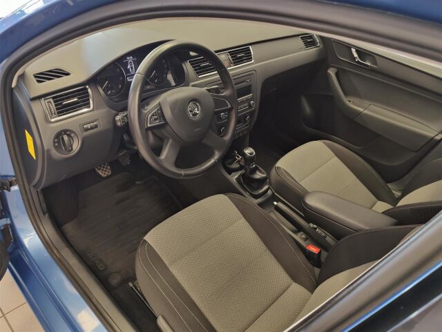 SKODA Rapid 2013 1,2 TSI 105 Elegance  * VETOKOUKKU,  Moottorilämmitin *
