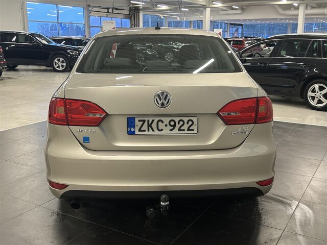 VOLKSWAGEN Jetta 2014 Comfortline 1,2 TSI 77 kW (105 hv) BlueMotion Technology