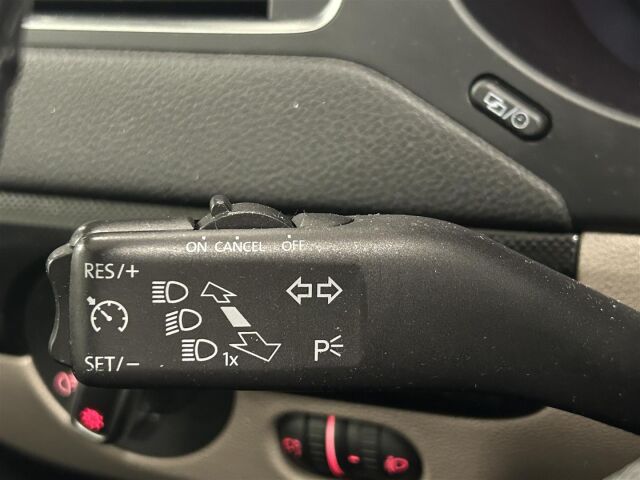 VOLKSWAGEN Jetta 2014 Comfortline 1,2 TSI 77 kW (105 hv) BlueMotion Technology