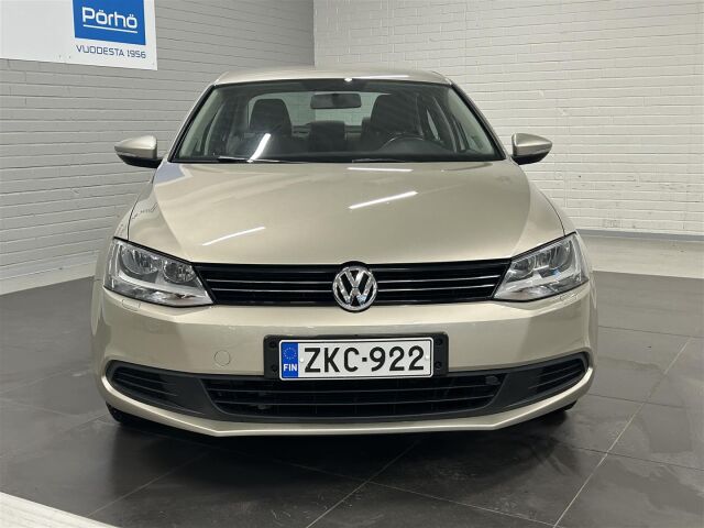 VOLKSWAGEN Jetta 2014 Comfortline 1,2 TSI 77 kW (105 hv) BlueMotion Technology