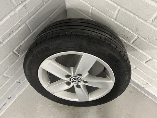 VOLKSWAGEN Jetta 2014 Comfortline 1,2 TSI 77 kW (105 hv) BlueMotion Technology