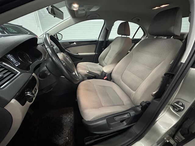 VOLKSWAGEN Jetta 2014 Comfortline 1,2 TSI 77 kW (105 hv) BlueMotion Technology