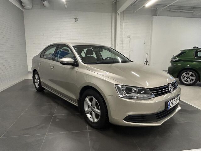 VOLKSWAGEN Jetta 2014 Comfortline 1,2 TSI 77 kW (105 hv) BlueMotion Technology