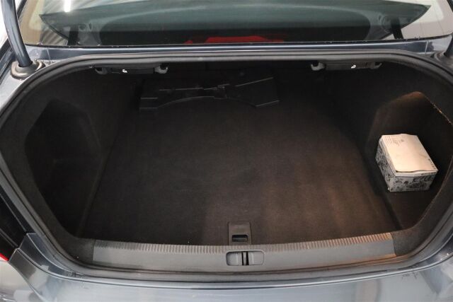 VOLKSWAGEN Passat 2014 Sedan Trendline 1,4 TSI 90 kW (122 hv) BlueMotion Technology