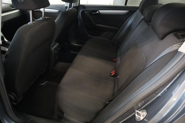 VOLKSWAGEN Passat 2014 Sedan Trendline 1,4 TSI 90 kW (122 hv) BlueMotion Technology