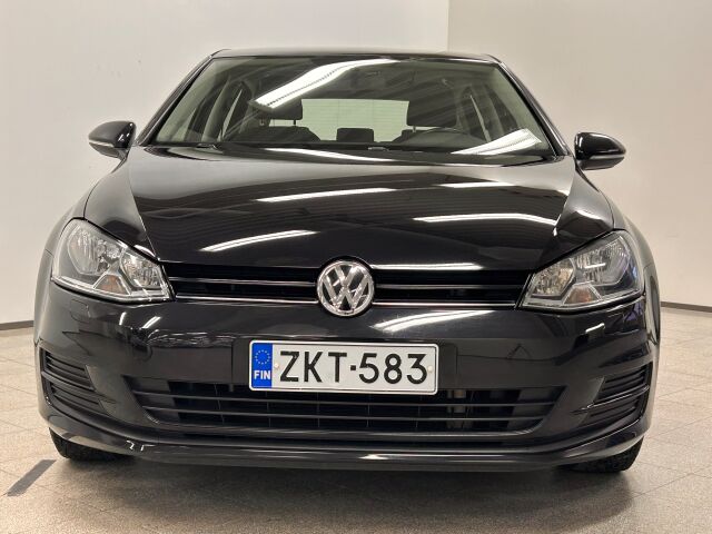 VOLKSWAGEN Golf 2016 Comfortline 1,2 TSI 81 kW (110 hv) DSG-automaatti.siisti Golf Sport istuimilla ja Webastolla