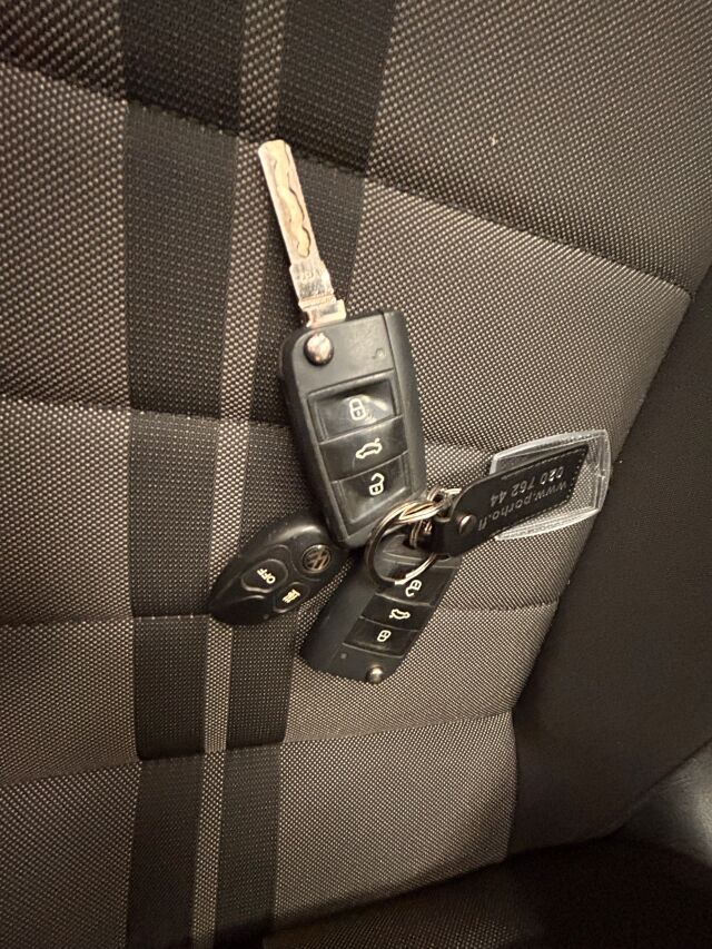 VOLKSWAGEN Golf 2016 Comfortline 1,2 TSI 81 kW (110 hv) DSG-automaatti.siisti Golf Sport istuimilla ja Webastolla