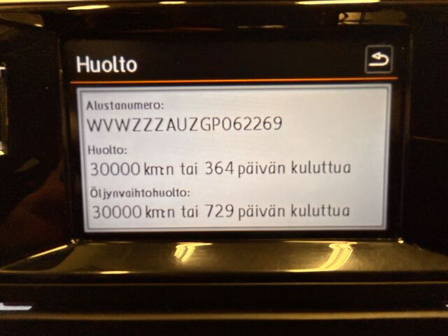 VOLKSWAGEN Golf 2016 Comfortline 1,2 TSI 81 kW (110 hv) DSG-automaatti.siisti Golf Sport istuimilla ja Webastolla