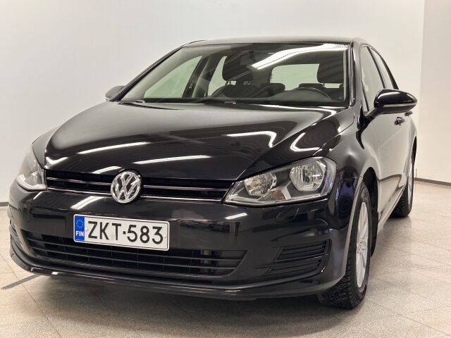 VOLKSWAGEN Golf 2016 Comfortline 1,2 TSI 81 kW (110 hv) DSG-automaatti.siisti Golf Sport istuimilla ja Webastolla