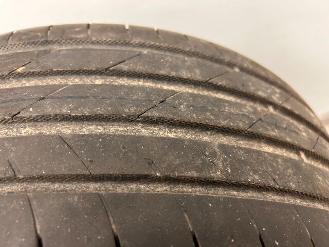 VOLKSWAGEN Golf 2016 Comfortline 1,2 TSI 81 kW (110 hv) DSG-automaatti.siisti Golf Sport istuimilla ja Webastolla