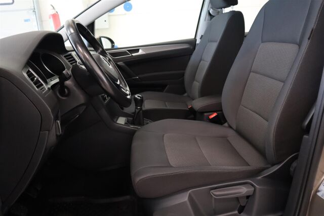 VOLKSWAGEN Golf Sportsvan 2016 Comfortline 1,2 TSI 81 kW (110 hv)
