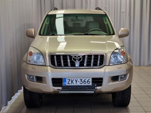 TOYOTA Land Cruiser 2007 3,0 D-4D Luxury 8h / Webasto / Koukku / P-Kamera / 8-Paikkanen