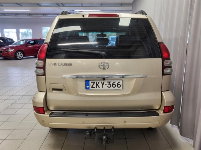 TOYOTA Land Cruiser 2007 3,0 D-4D Luxury 8h / Webasto / Koukku / P-Kamera / 8-Paikkanen