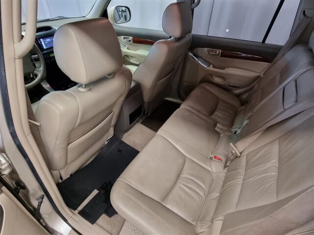 TOYOTA Land Cruiser 2007 3,0 D-4D Luxury 8h / Webasto / Koukku / P-Kamera / 8-Paikkanen