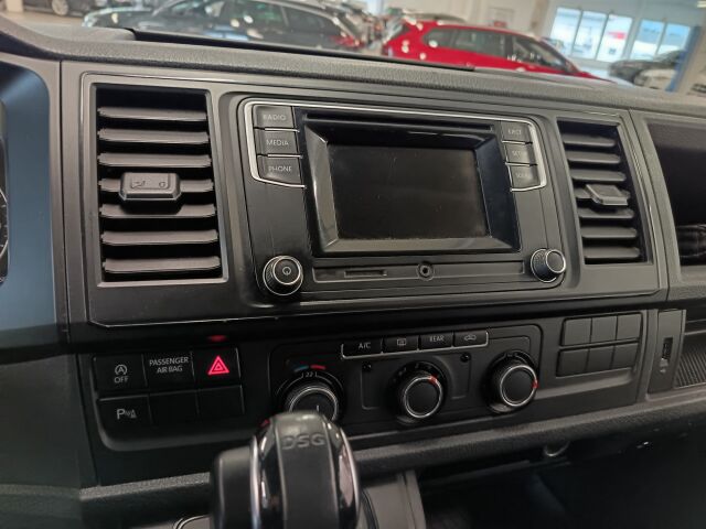 VOLKSWAGEN Caravelle 2016 Comfortline pitkä 2,0 TDI 110 kW DSG