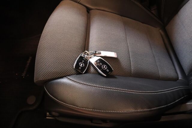 MERCEDES-BENZ E 2017 200 d T A Premium Business