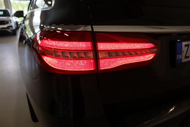 MERCEDES-BENZ E 2017 200 d T A Premium Business